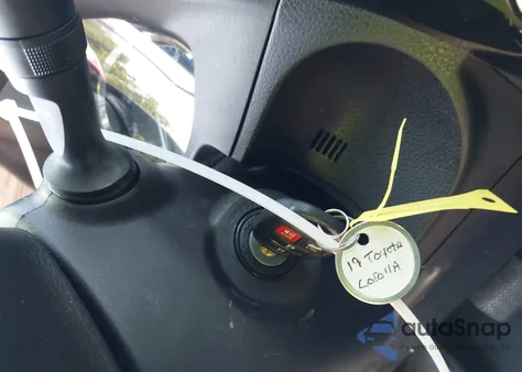 2019 Toyota Corolla Le z USA, uszkodzony, nr VIN 2T1BURHE1KC171012